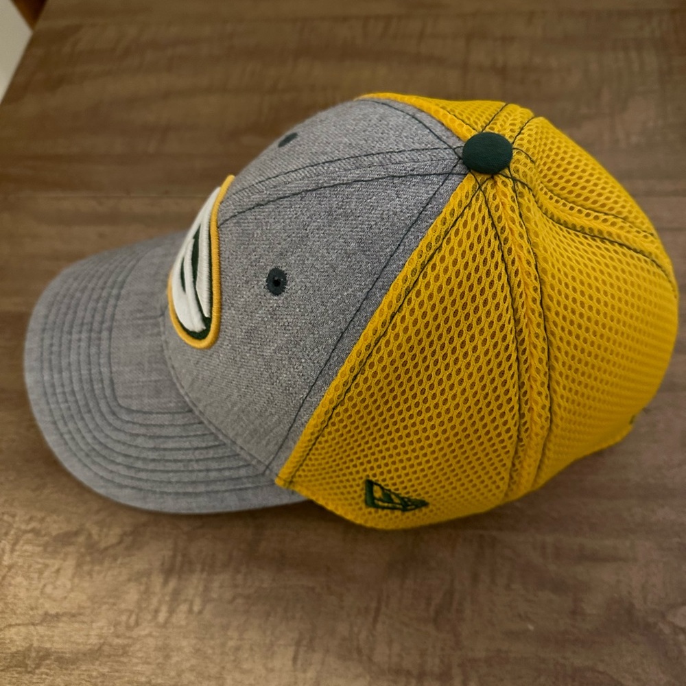 New Era Green Bay Packers Hat. - Picture 2 of 3